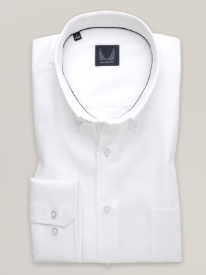 Biała klasyczna koszula