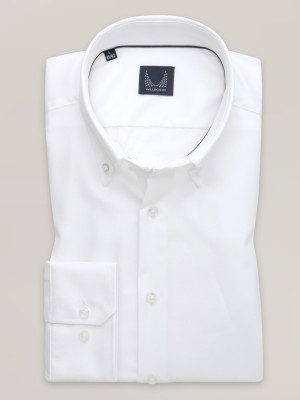 Biała taliowana koszula o gładkiej fakturze