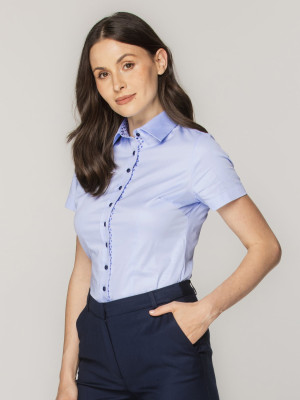 Jasnobłękitna bluzka damska z krótkim rękawem