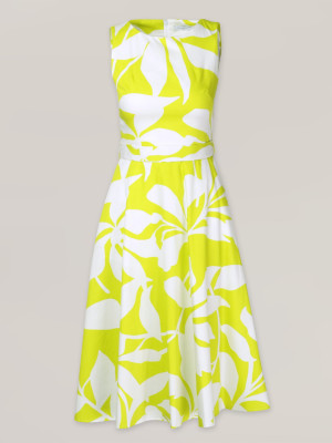 Sukienka w białe i limonkowe kwieciste wzory