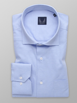 Błękitna klasyczna koszula o gładkiej fakturze