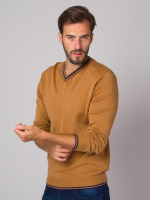 Brązowy sweter z granatowymi kontrastami