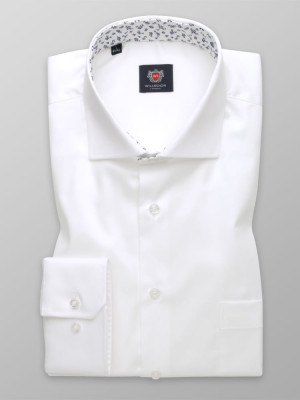 Biała klasyczna koszula z kontrastami