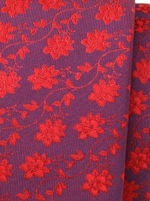 Fioletowy krawat w czerwone kwiaty