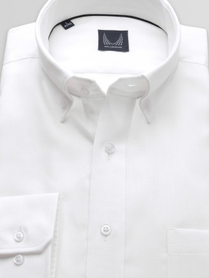 Biała klasyczna koszula z podpinanym kołnierzykiem