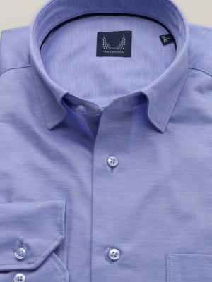 Niebieska klasyczna koszula typu jersey