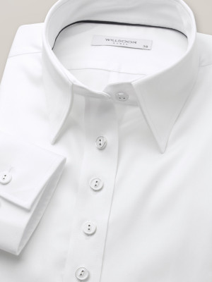 Biała bluzka ze stylowymi guzikami