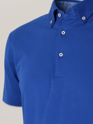 Klasyczna niebieska koszulka polo