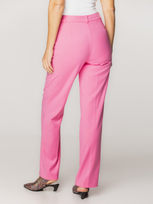 Klasyczne, różowe spodnie garniturowe