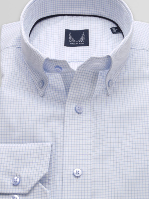 Biała taliowana koszula w błękitną kratkę
