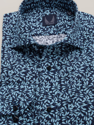 Granatowa taliowana koszula w liście