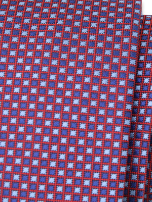 Wąski krawat w niebieski i czerwony kracisty wzór