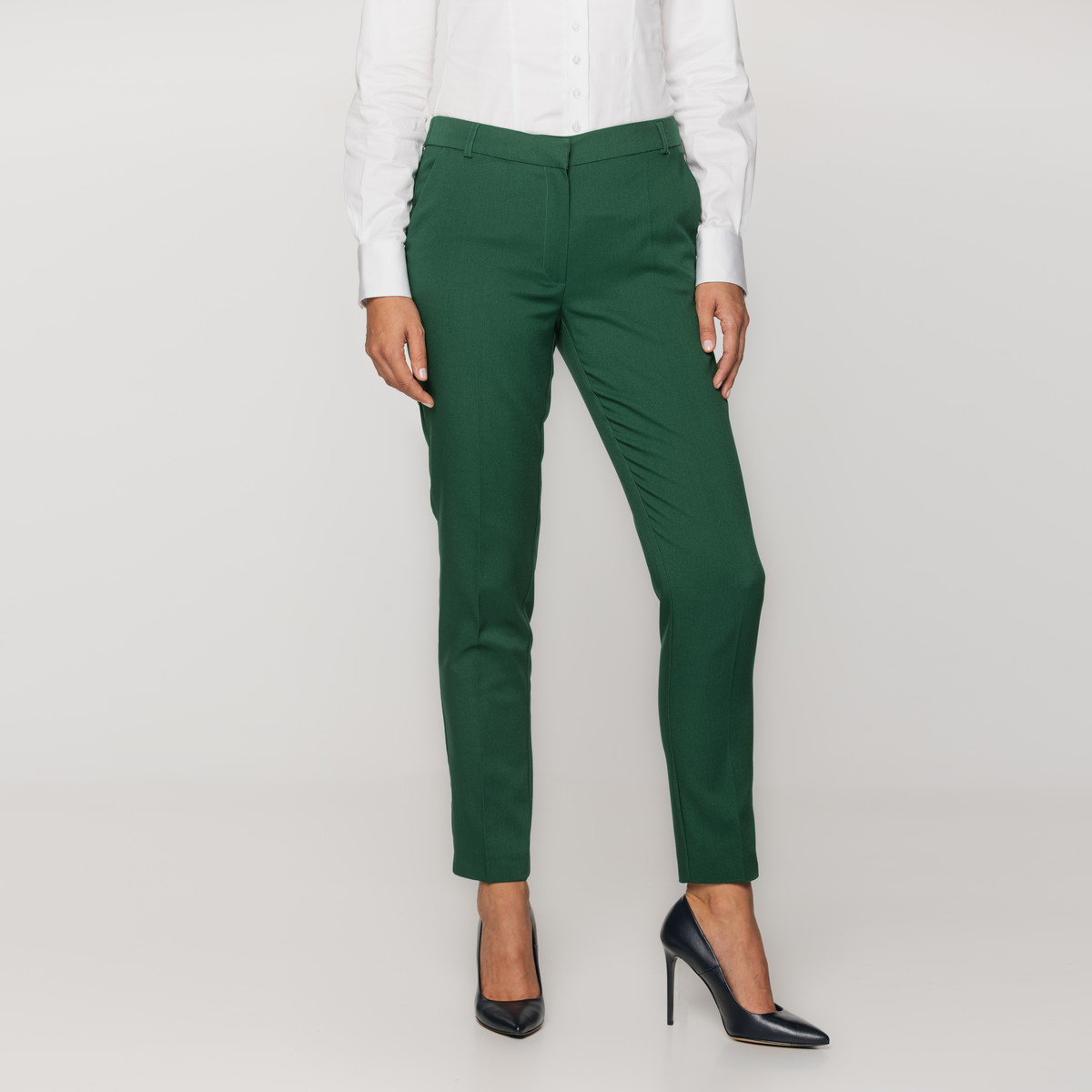 Zielone spodnie garniturowe typu long size