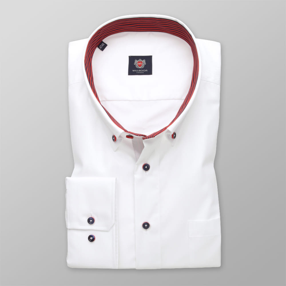 Klasyczna biała koszula z czerwonymi kontrastami