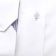 Klasyczna biała koszula z kontrastami