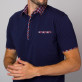 Granatowa koszulka polo z kolorowymi kontrastami