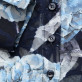 Bluzka oversize w niebieskie roślinne wzory
