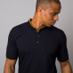 Czarna koszulka polo z brązową stójką