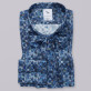 Niebieska bluzka w kratkę i kwieciste wzory