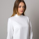 Biała bluzka typu long size ze stójką