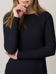 Czarna sukienka dzianinowa