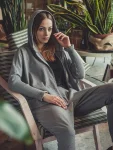 Sportowa bluza z kapturem