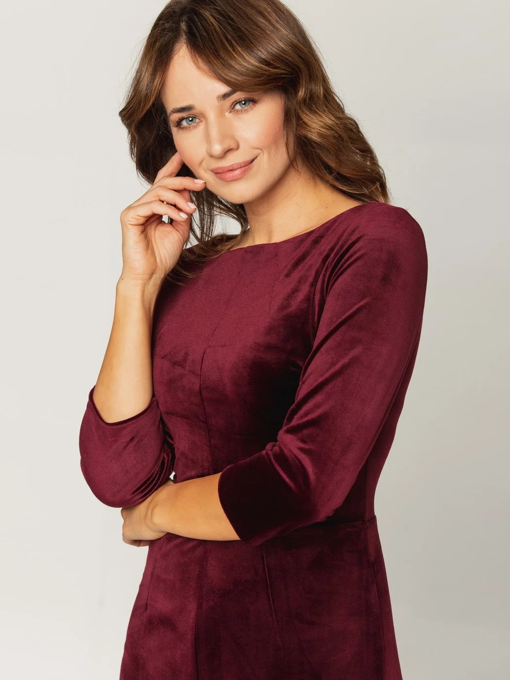 Elegancka bordowa sukienka