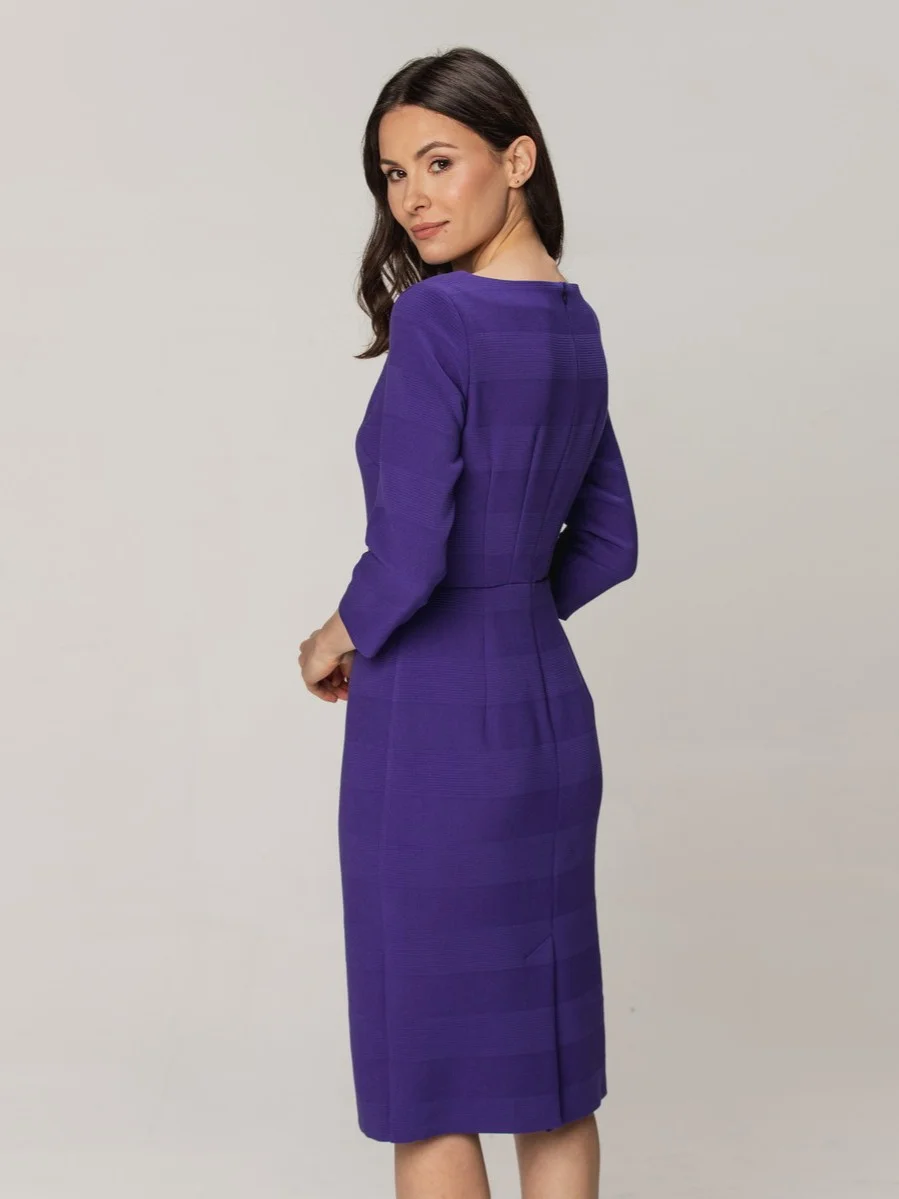 Elegancka fioletowa sukienka