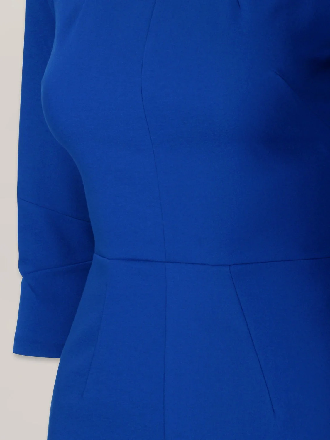 Elegancka niebieska sukienka