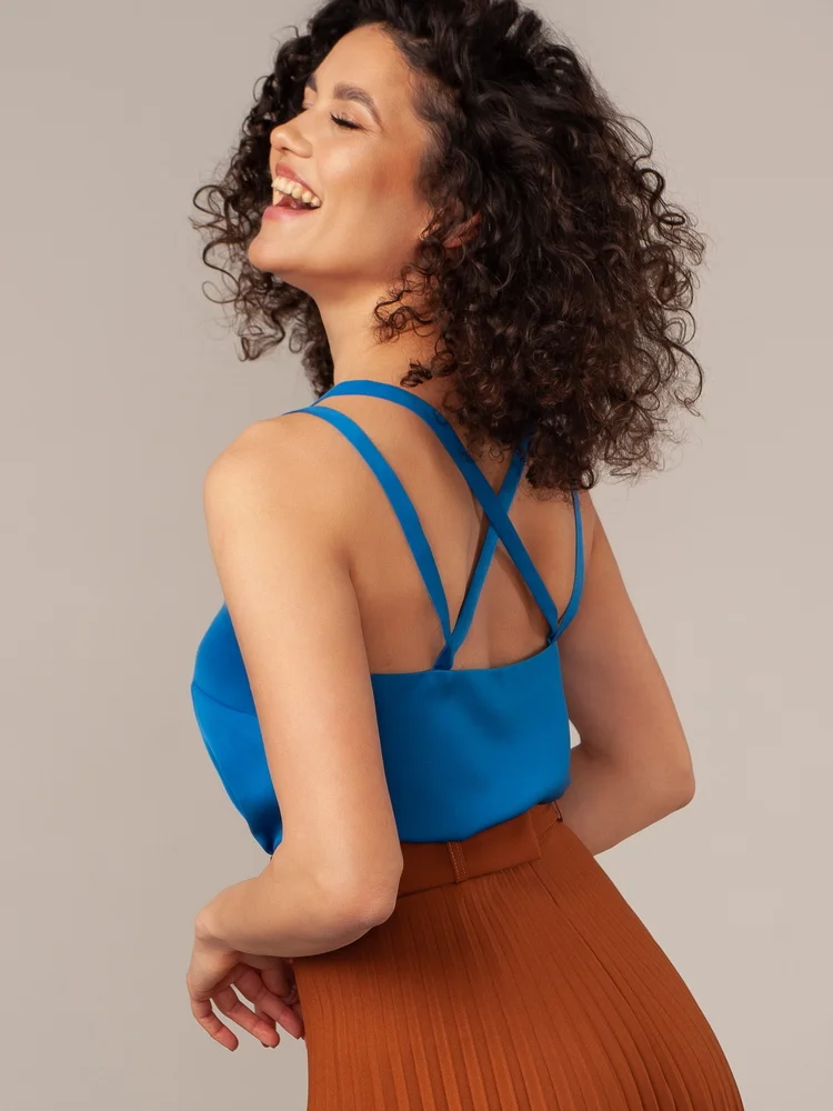 Elegancki top na ramiączkach