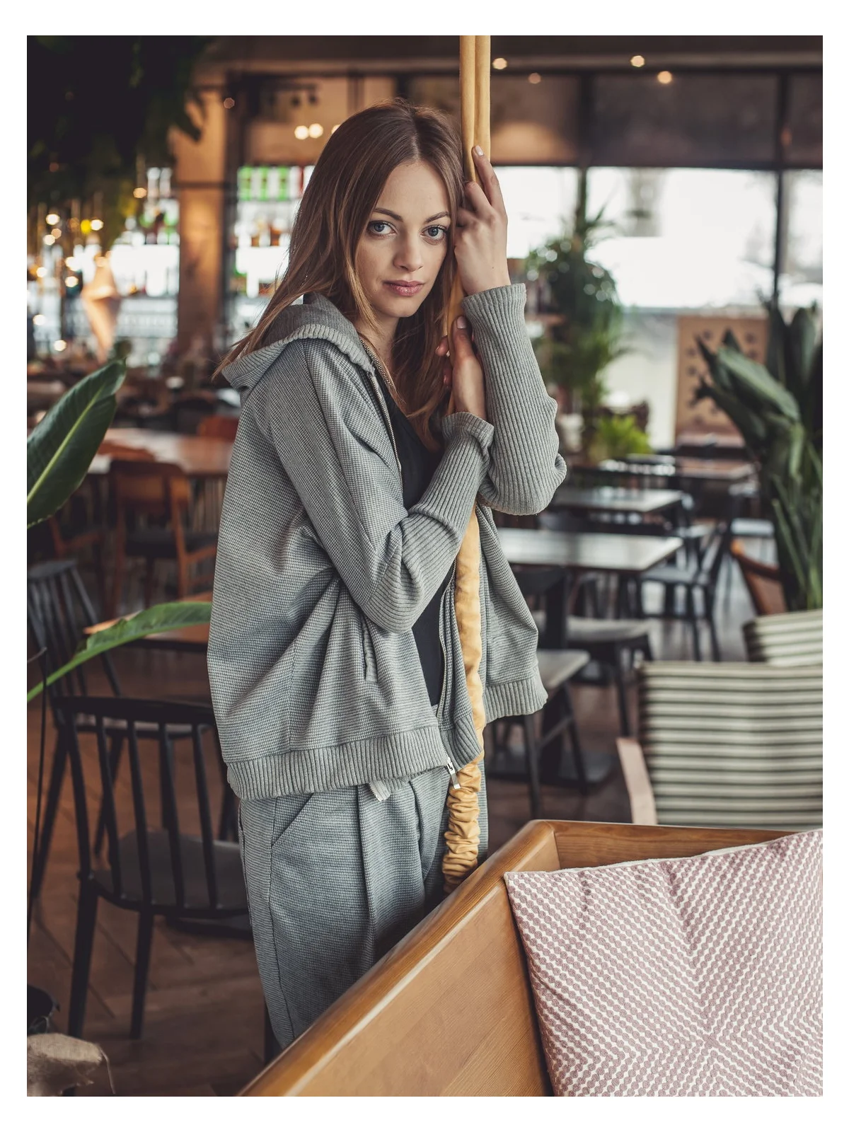Sportowa bluza z kapturem
