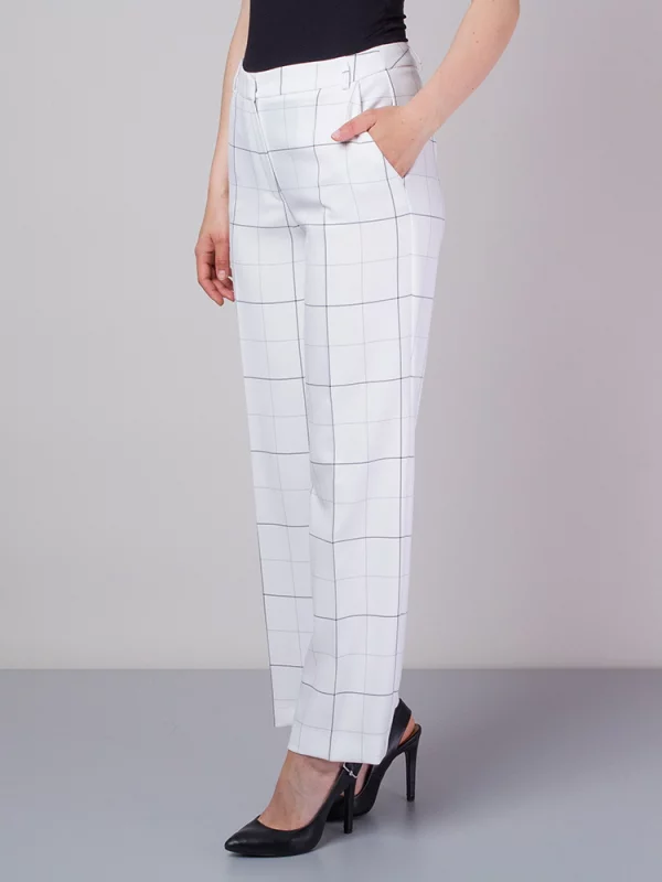 Białe spodnie garniturowe