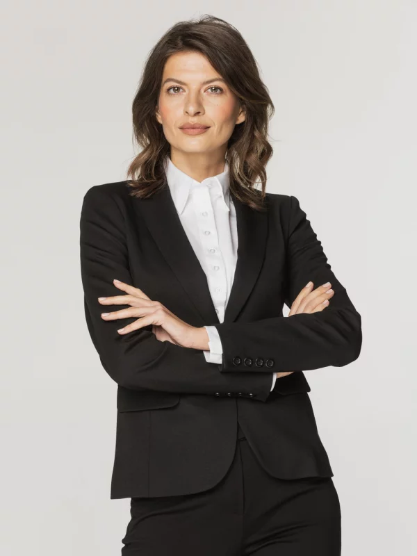 Czarna marynarka damska