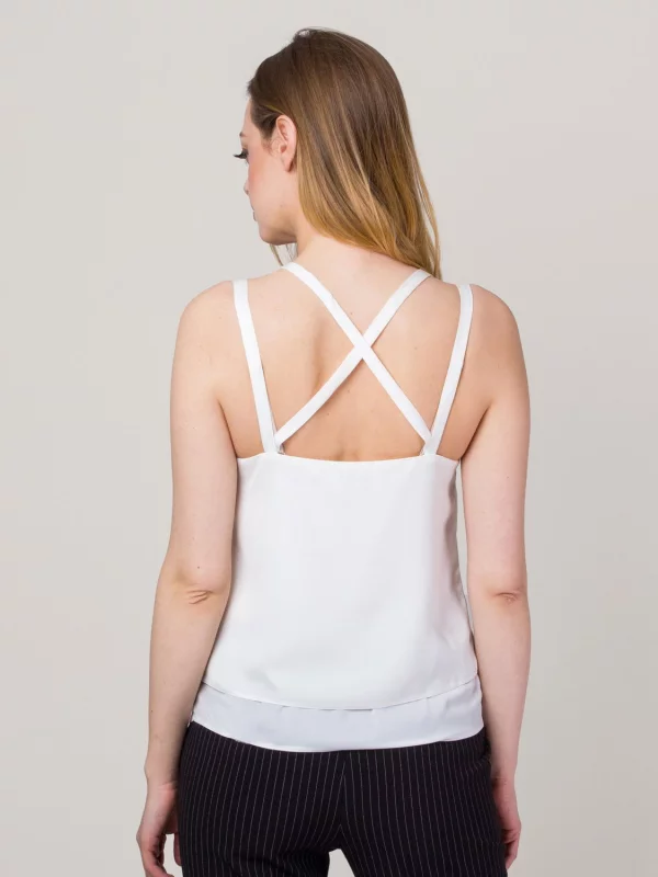 Elegancki top na ramiączkach