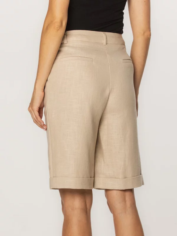 Beżowe szorty damskie