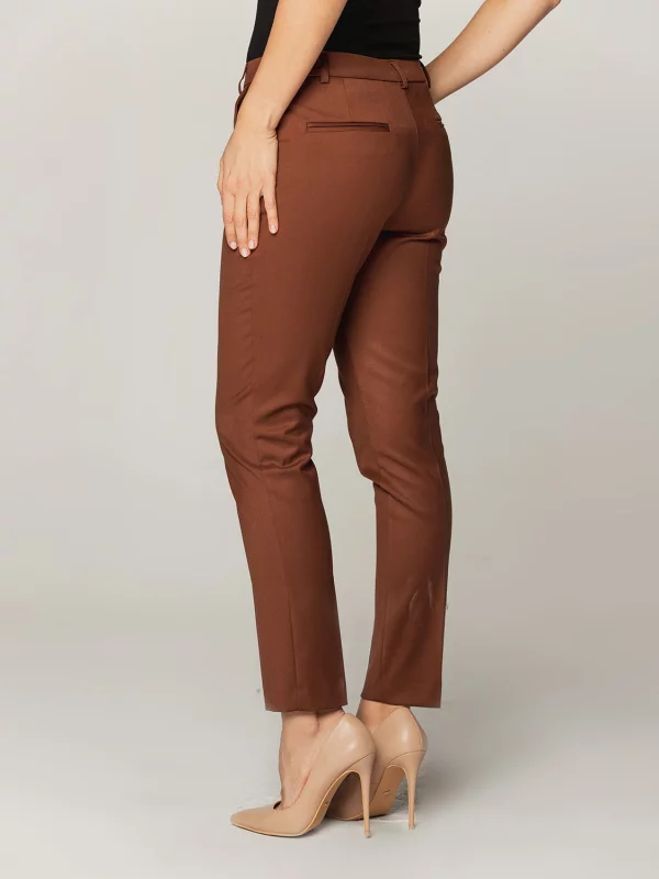 Czekoladowe spodnie garniturowe