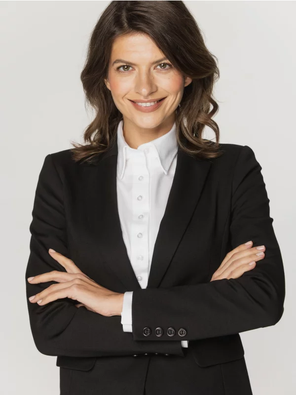 Czarna marynarka damska