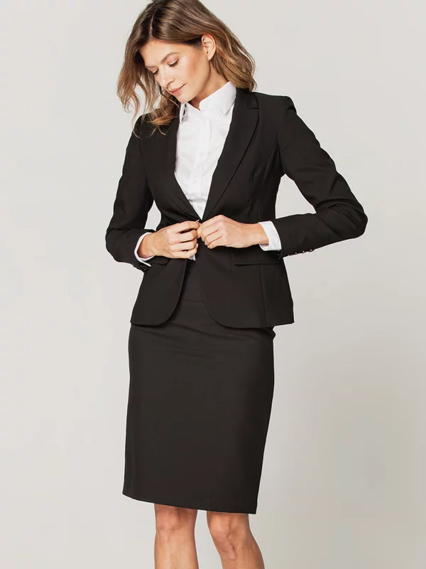 Czarna spódnica ołówkowa