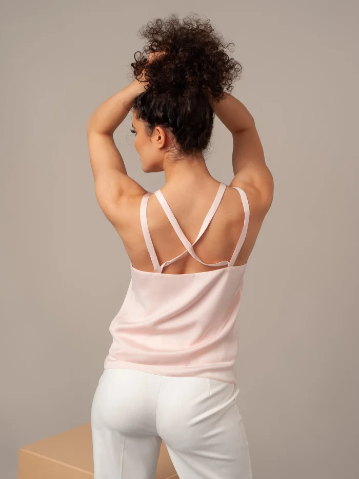 Elegancki top na ramiączkach