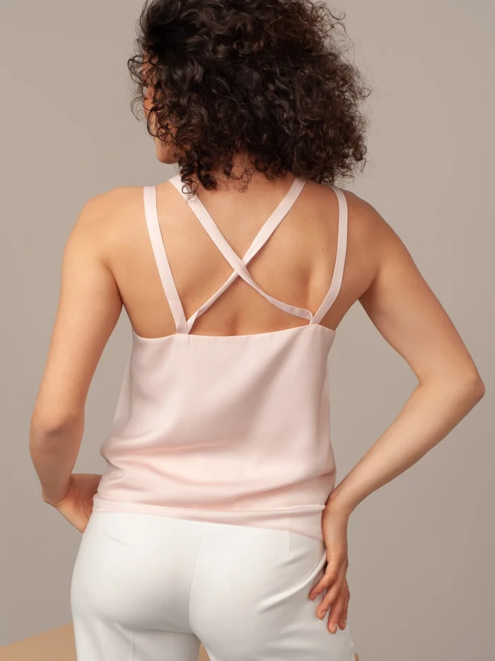 Elegancki top na ramiączkach