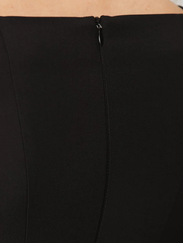Elegancka czarna sukienka