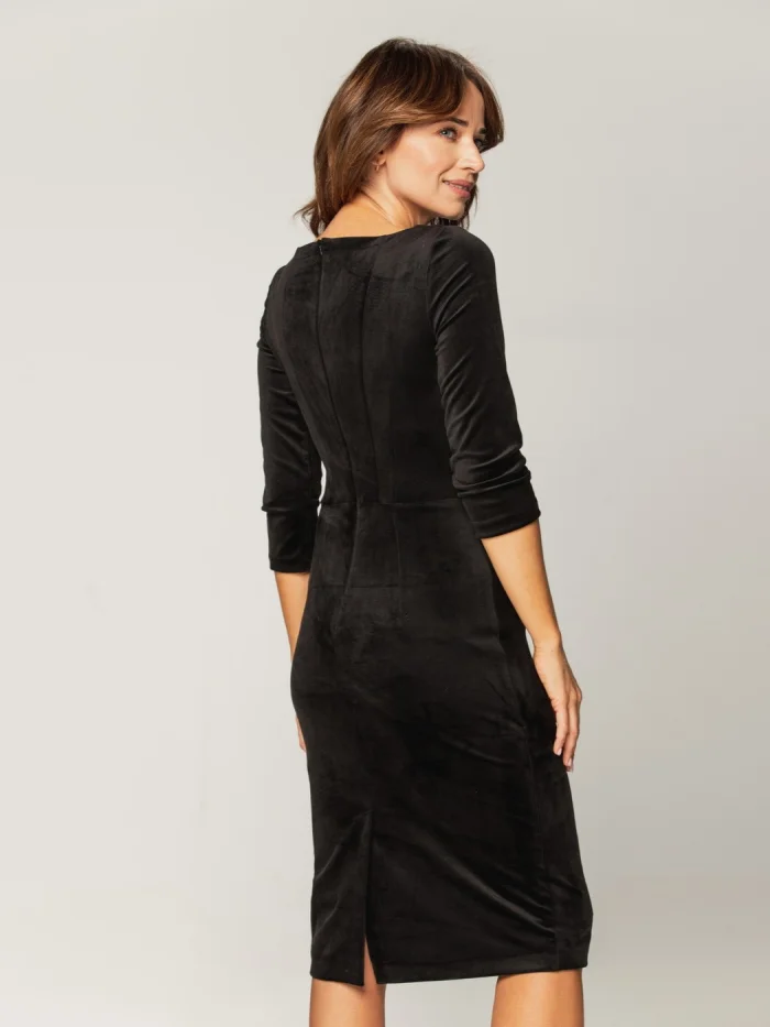 Elegancka czarna sukienka