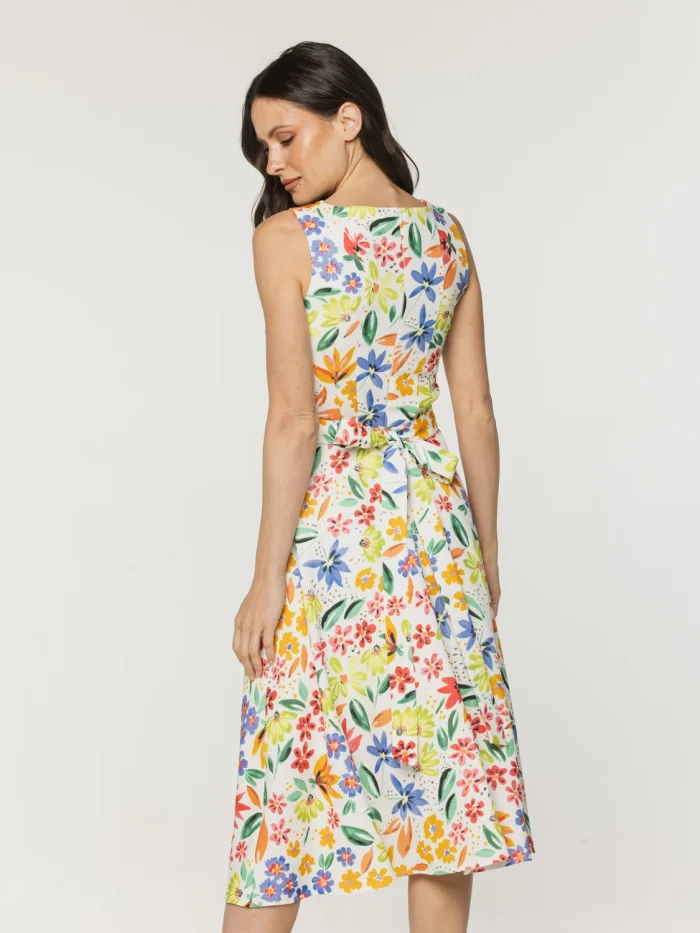 Sukienka w kolorowe kwiaty