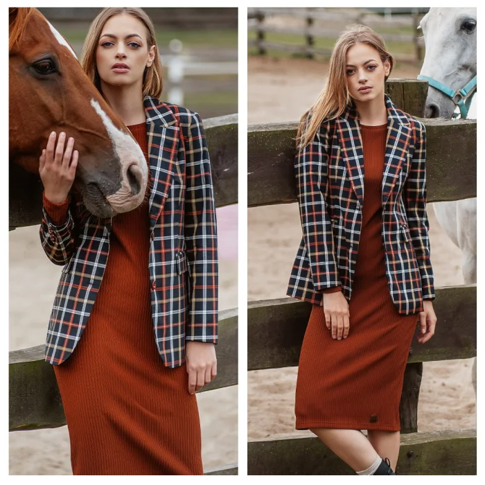 Brązowa sukienka dzianinowa