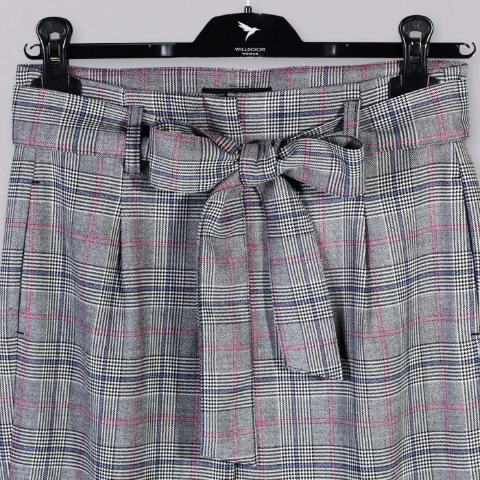 Spodnie wiązane w kratę