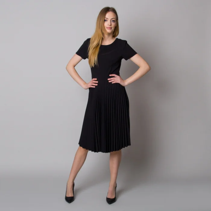 Sukienka z plisowanym dołem