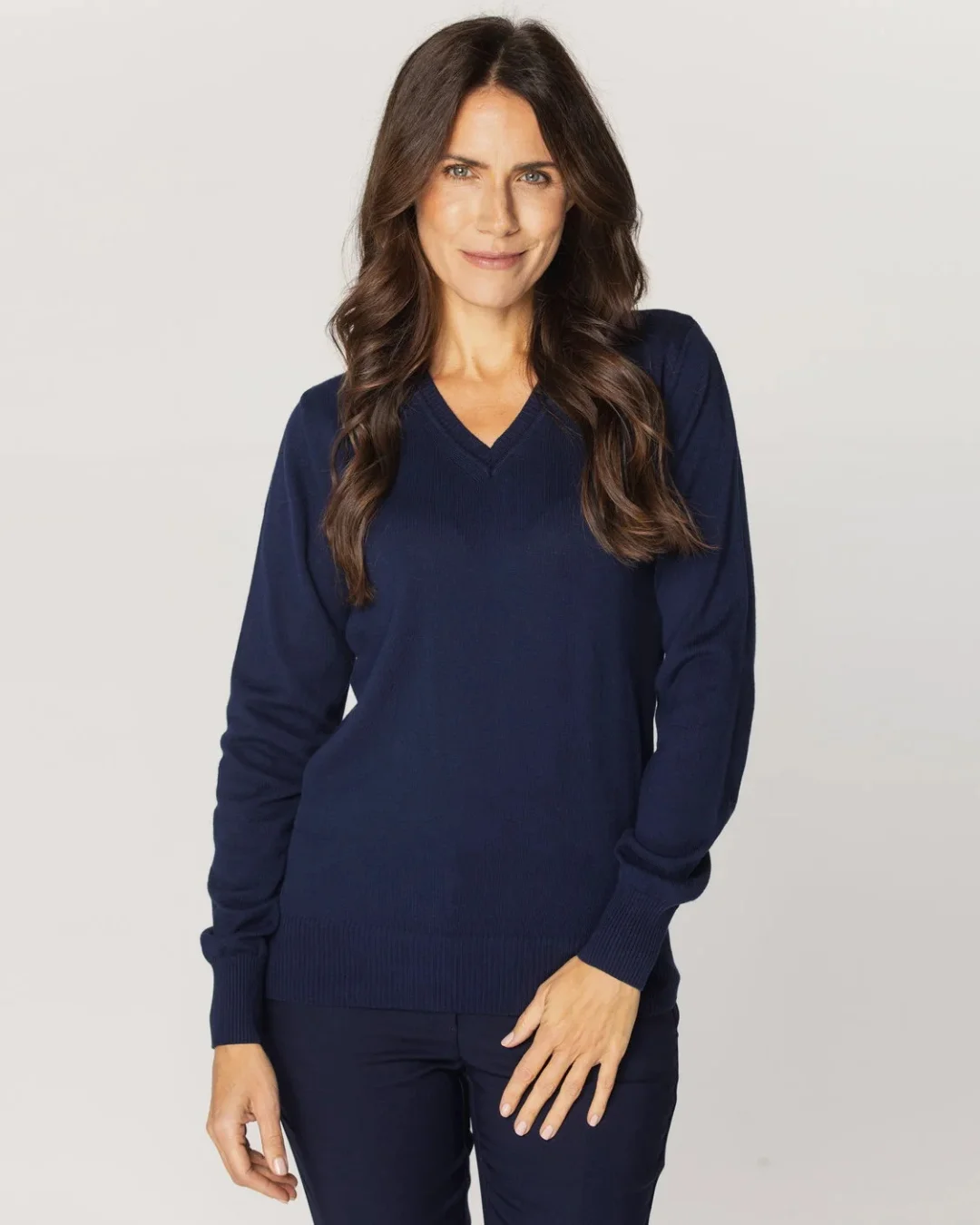 granatowy sweter