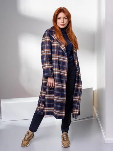 płaszcz w kratę na święta